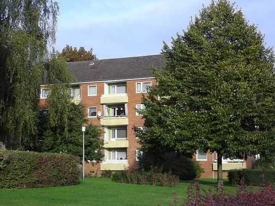 Schöne 2 Zimmer Wohnung mit Balkon im 3. OG