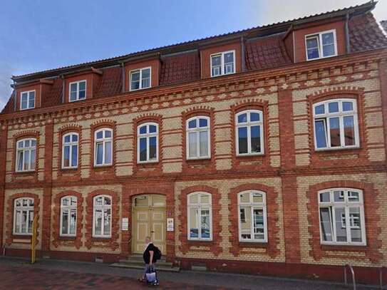 Freundliche und gepflegte 2-Zimmer-DG-Wohnung mit Balkon in Ribnitz Damgarten