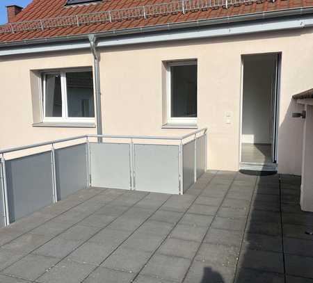 Sanierter Altbau in Niedrigenergiehaus: 3,5 ZKB OG/DG. Maisonette mit sep. Eingang