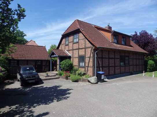 Fachwerk EFH mit sep. Mietshaus und Bauplatz sucht Liebhaber