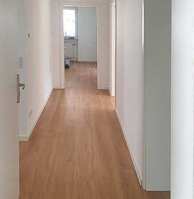 Schöne, helle, renovierte 3-Zimmer-Wohnung mit gehobener Ausstattung und EBK in Glattbach