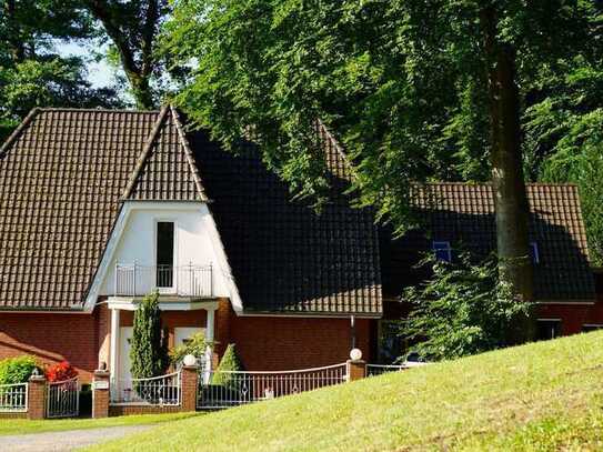 Natur pur mit Urlaubsfeeling : Einfamilienhaus am Waldesrand, Traum für Großstadtmüde