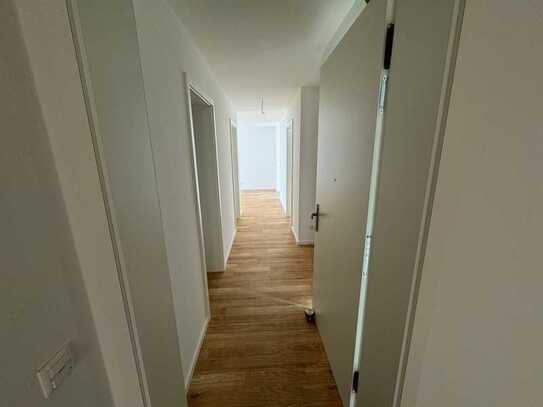 3 Zimmer mit Balkon nahe Prenzlauer Berg