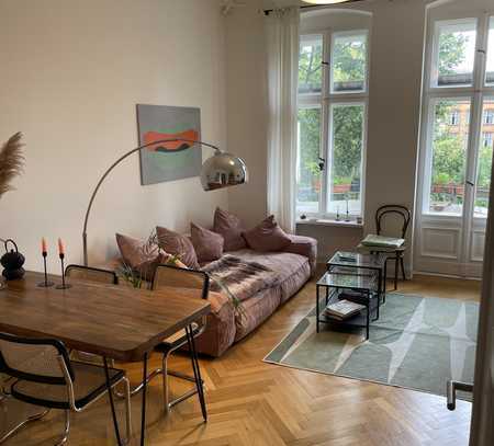 Großes Zimmer in schöner 3-Zi Altbau Wohnung in Schöneberg