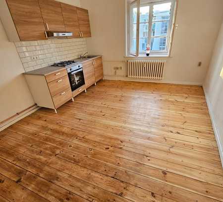 Gemütliche Wohnung mit Balkon und Seeblick.