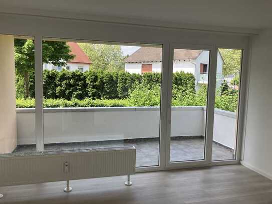 Erstbezug nach Modernisierung - helle freundliche Wohnung mit Einbauküche, Balkon und Stellplatz