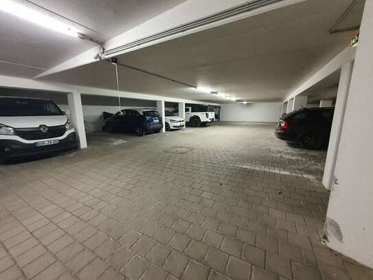 Privater Tiefgaragenstellplatz