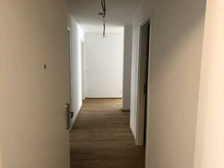 Schöne, helle, geräumige drei Zimmer Wohnung in Stuttgart, West mit Blick in den Innenhof
