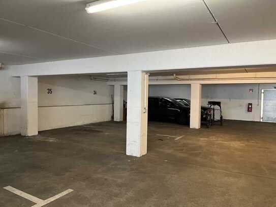 PKW Stellplatz in sicherer Garage zu vermieten