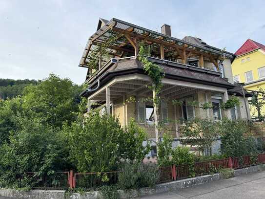 Zweifamilienhaus mit 2 Apartments, Doppelgarage und Carport in ruhiger Lage in Heidenheim