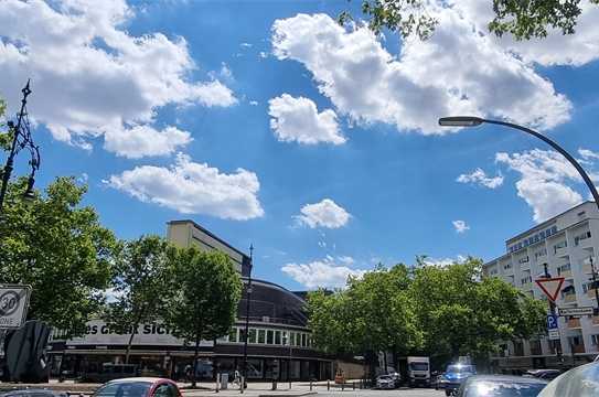 Beste Lage am Kurfürstendamm, mit Lift und Balkon!