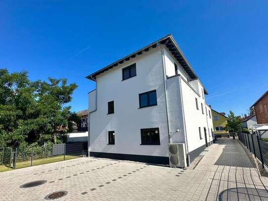 Neubau Erstbezug mit Balkon, A+, mit hochwertiger EBK, Nähe S-Bahnhof ohne Maklerprovision