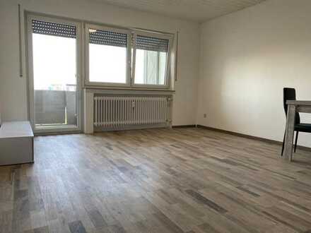 Schöne Teilmöblierte 1-Zimmer Wohnung mit Balkon und Stellplatz in Senden/Ay