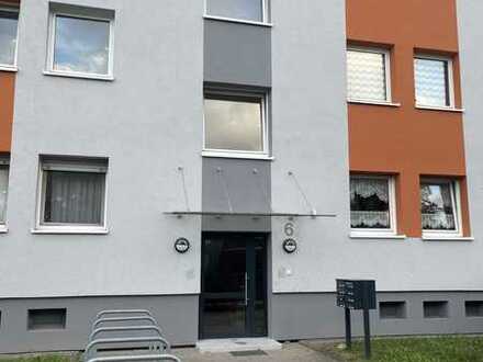 Geschmackvolle 3-Raum-Wohnung mit Balkon und Einbauküche in Bischofsheim