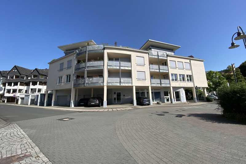                                                               Gro&szlig;z&uuml;gige Stadtwohnung mit Balkon in in begehrter Dillenburger Lage                                                       in Dillenburg (Lahn-Dill-Kreis)