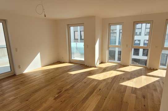 Sonnige exclusive 2-(T)Raum-Wohnung mit Balkon und EBK zentral in Weiden