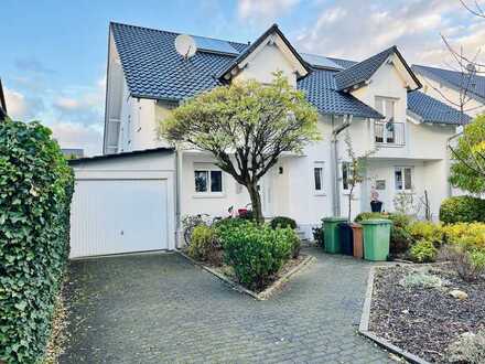Grosszügige, moderne DHH ab 01/2024 mit Küche, Garten und Garage in Rauenberg zu vermieten