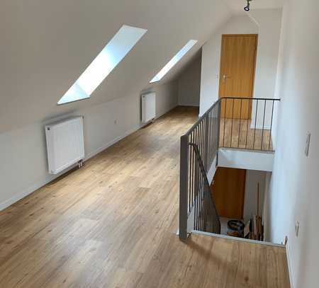 Außergewöhnliche 4-Zimmer Maisonette Wohnung in 86453 Dasing (von Privat, 2 TG Stellplätze vorh.)