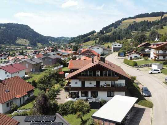 Modernisierte Erdgeschosswohnung mit großer Terrasse und Garten - Gefragte Lage mitten im Allgäu!