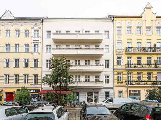 Wohnen im Herzen von Friedrichshain - unsanierte 3-Altbauwohnung mit Balkon im Samariterkiez