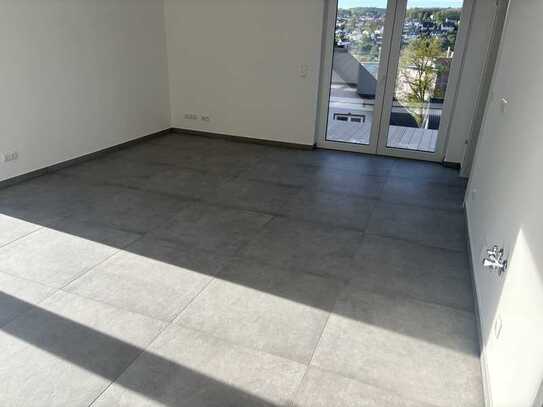***Neubau***Exklusive 1-Zimmer-Penthouse-Wohnung mit gehobener Innenausstattung mit Balkon in Siegen