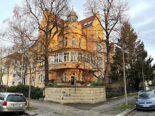 Möblierte hochwertige Altbauwohnung in ruhig gelegenem sanierten Jugendstil-Viertel