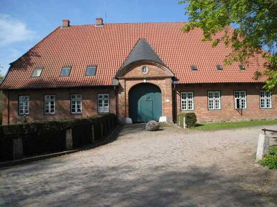 Freundliche 3-Zimmer-Wohnung im historischen Torhaus auf Gut Lensahnerhof