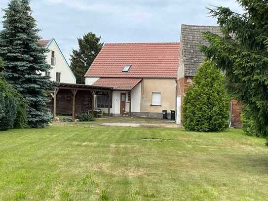 Altes Bauernhaus mit viel Nebengelass auf großem Grundstück!