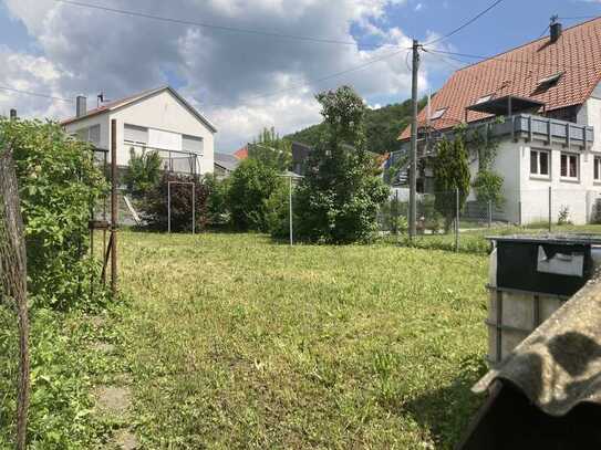 Wohnhaus mit viel Potenzial und großem Garten in Ringingen