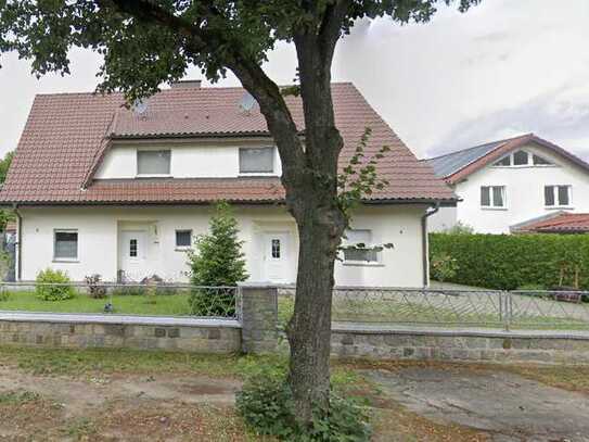 5 Zimmer Doppelhaushälfte mit Garten und Garage