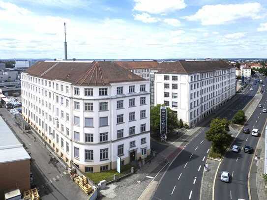 Helle, moderne Bürofläche in THE PLANT Nürnberg