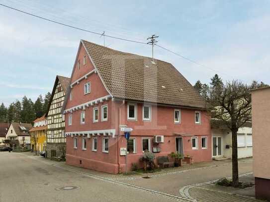 Denkmalgeschützes Wohn- und Geschäftshaus im Ortskern von Großglattbach