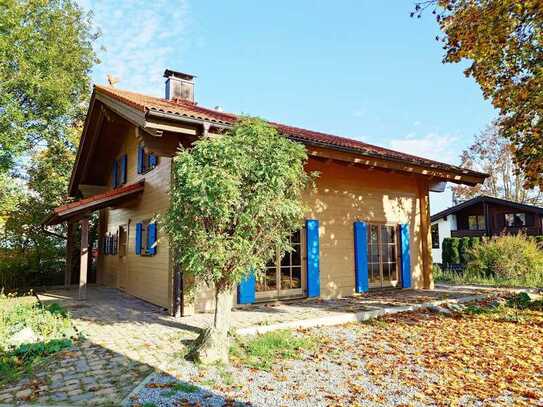 Kanada Feeling in Bayern! Hochwertiges Blockhaus-EFH mit Rundumterrasse auf großem Grundstück