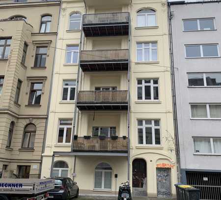 sanierte 3 Zimmer Altbauwohnung mit Balkon, Nähe Rathenauplatz