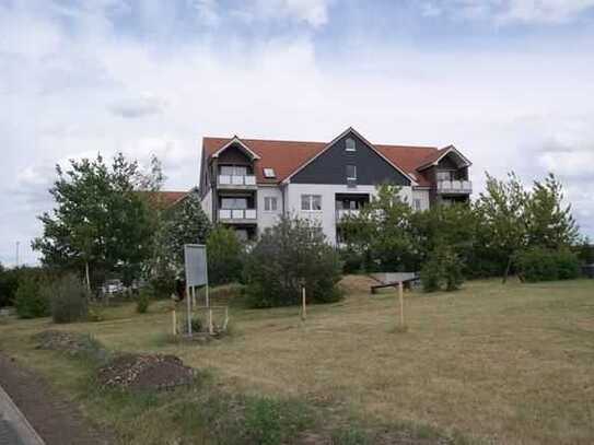 Gemütliche und gut vermietete 3-Zimmer mit Balkon, Wannenbad und Stellplatz in ruhiger Lage!