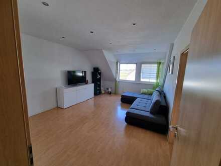 Exklusive, 2-Zimmer-DG-Wohnung mit EBK in Pfungstadt-Hahn