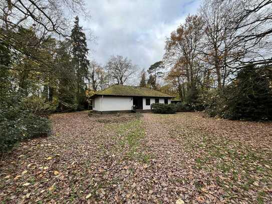 Wohnen in Celle-Osterloh. Bungalow auf einem parkähnlichen Grundstück