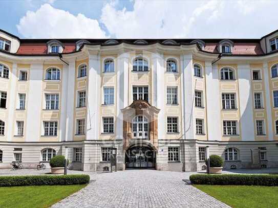 Zentral gelegene Büroflächen in denkmalgeschütztem Altbau. combine Transatcion