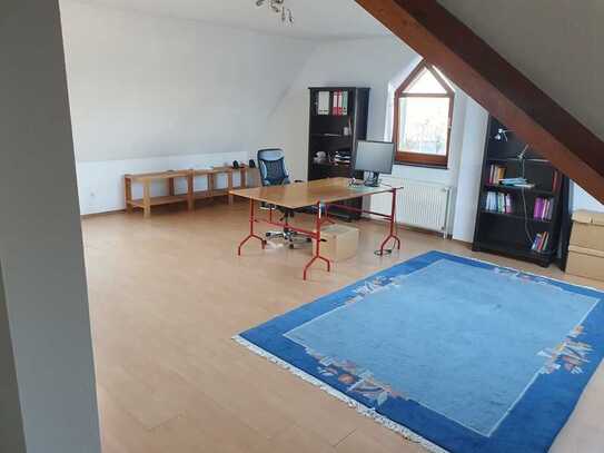 Lichtdurchflutetes Dachgeschoss-Appartement im Süden von Bielefeld