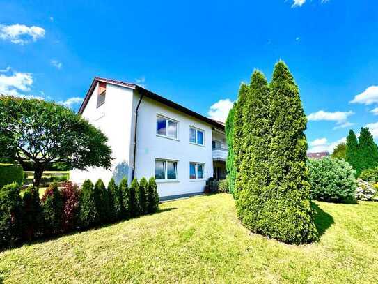 Ein Glück für die Familie! 2-3 Familienhaus in bester Aussichtslage mit großem Garten und 5 Garagen.