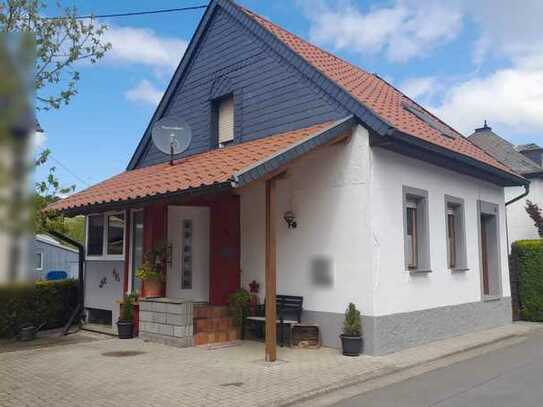 Kleines Einfamilienhaus zum Wohlfühlen in Hochstetten-Dhaun