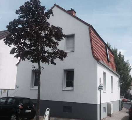 Schönes, individuelles Einfamilien-Haus im Herzen von Dietzenbach mit Terrasse, Innenhof u. Garage