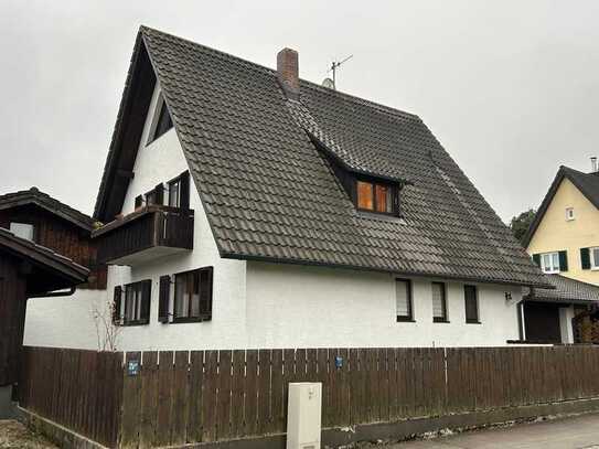 Liebevoll, modernisiertes Einfamilienhaus mit 5,5 Zimmern und Terrasse