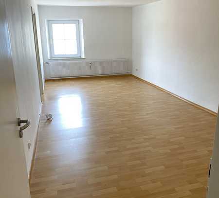 3-Zi-Altbau-Whg, Küche, Bad, WC in NEW zentrale Lage zu vermieten