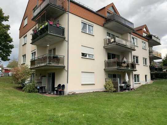 Modernisierte 3-Zimmer-Wohnung mit Balkon und Einbauküche in Selters