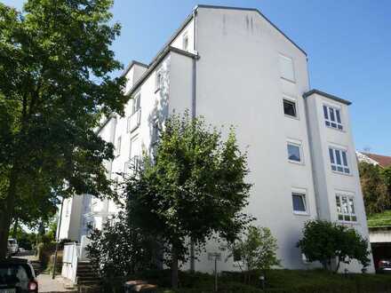 Dortelweil: helle, gepflegte 1,5 Zimmer Wohnung mit Einbauküche, Tageslichtbad und Balkon