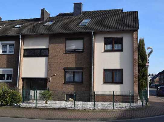 Schöne 5-Zimmer-Maisonette-Wohnung mit Balkon und EBK in Bocholt