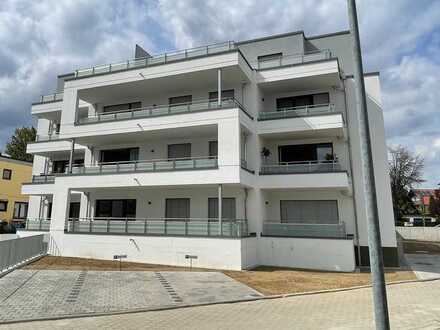 Erstbezug mit Balkon & Aufzug: stilvolle 3-Zimmer-Wohnung im OG eines Energie-Spar-Hauses