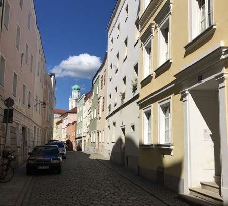 Ruhige und schöne zwei Zimmer Wohnung in Passau, Altstadt mit Stellplatz (nicht in Miete enthalten)