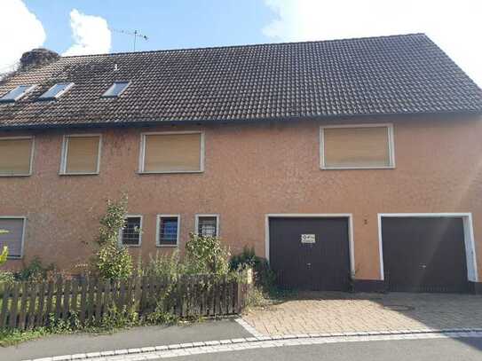 Geräumiges, günstiges 6-Raum-Haus in Uehlfeld